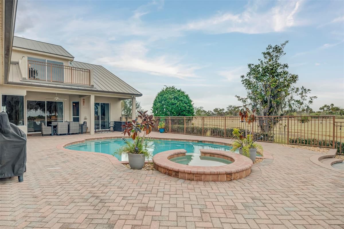 2131 SILK BAY BOULEVARD — photo 43 of 60