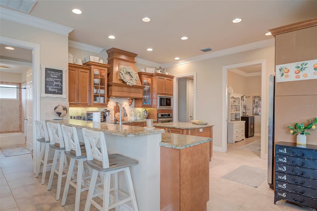 2131 SILK BAY BOULEVARD — photo 10 of 60