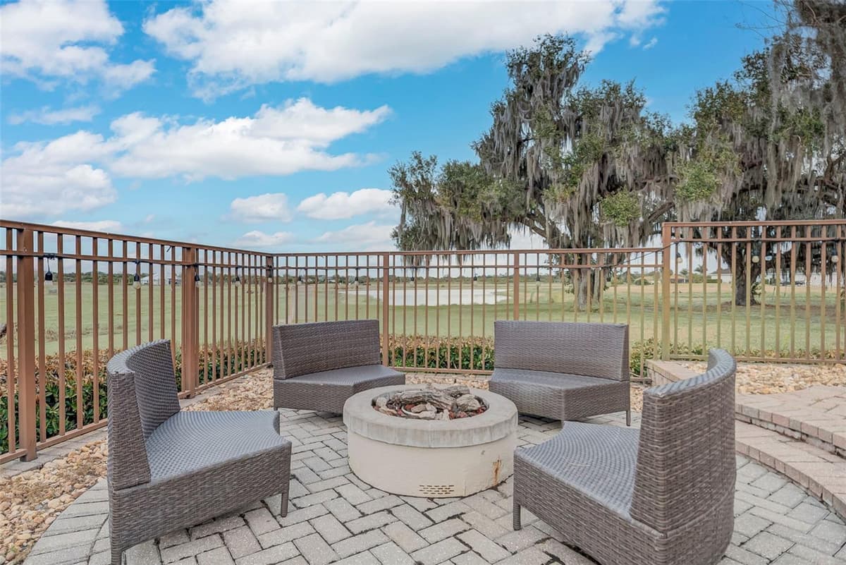 2131 SILK BAY BOULEVARD — photo 47 of 60