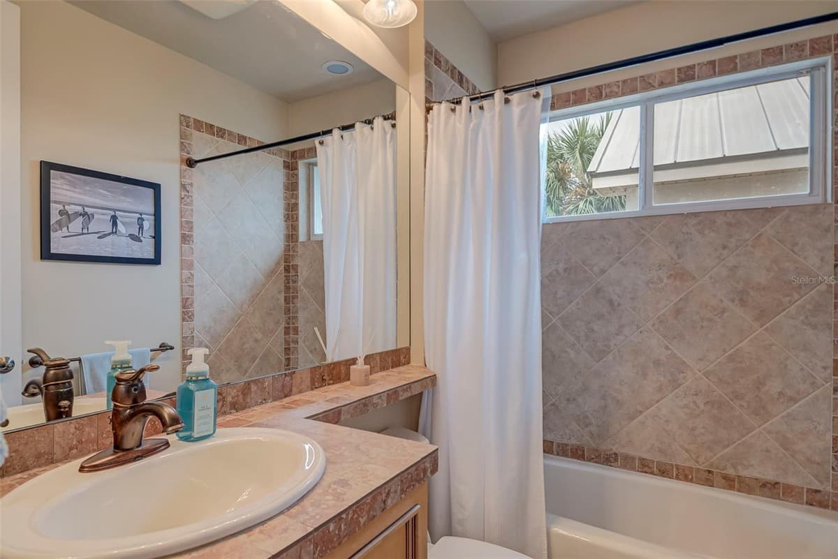 2131 SILK BAY BOULEVARD — photo 33 of 60