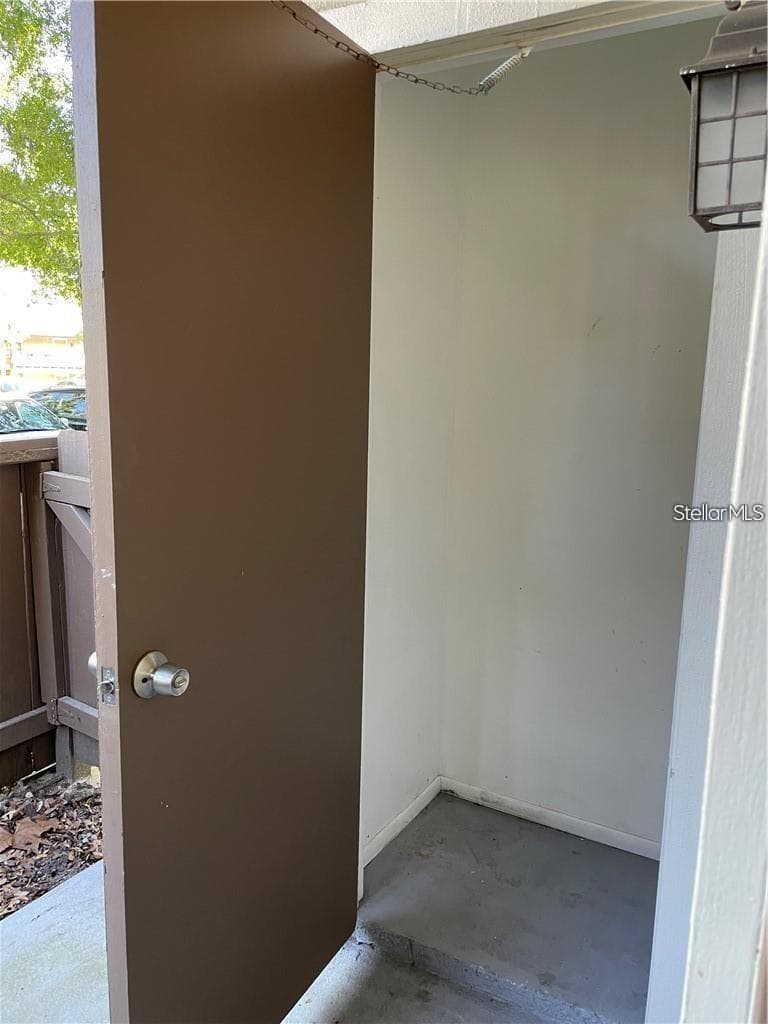 246 AFTON SQUARE — photo 17 of 37