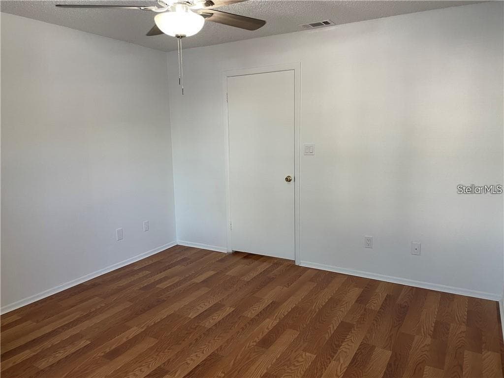 246 AFTON SQUARE — photo 11 of 37