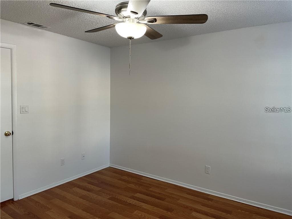 246 AFTON SQUARE — photo 12 of 37