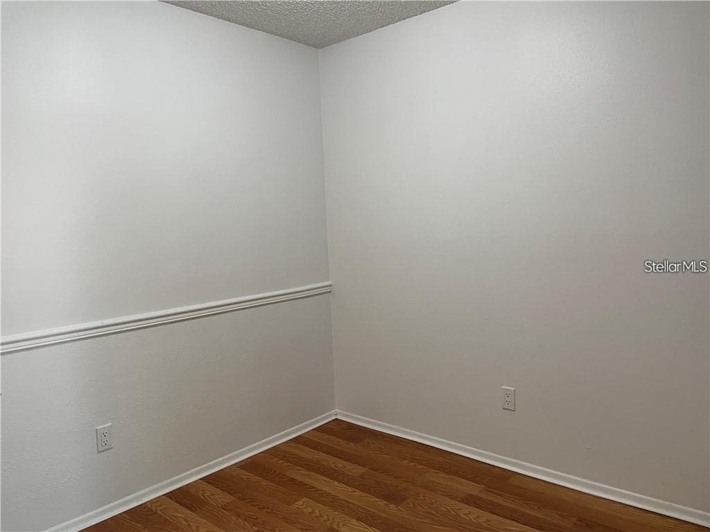 246 AFTON SQUARE — photo 4 of 37