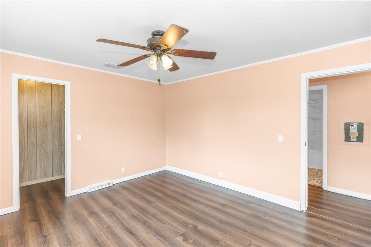 6165 ALDEN AVENUE — photo 9 of 19