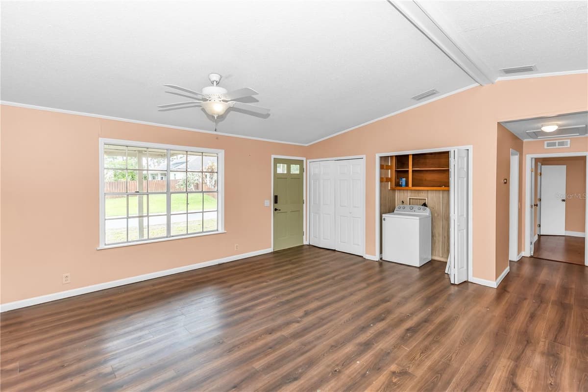 6165 ALDEN AVENUE — photo 5 of 19