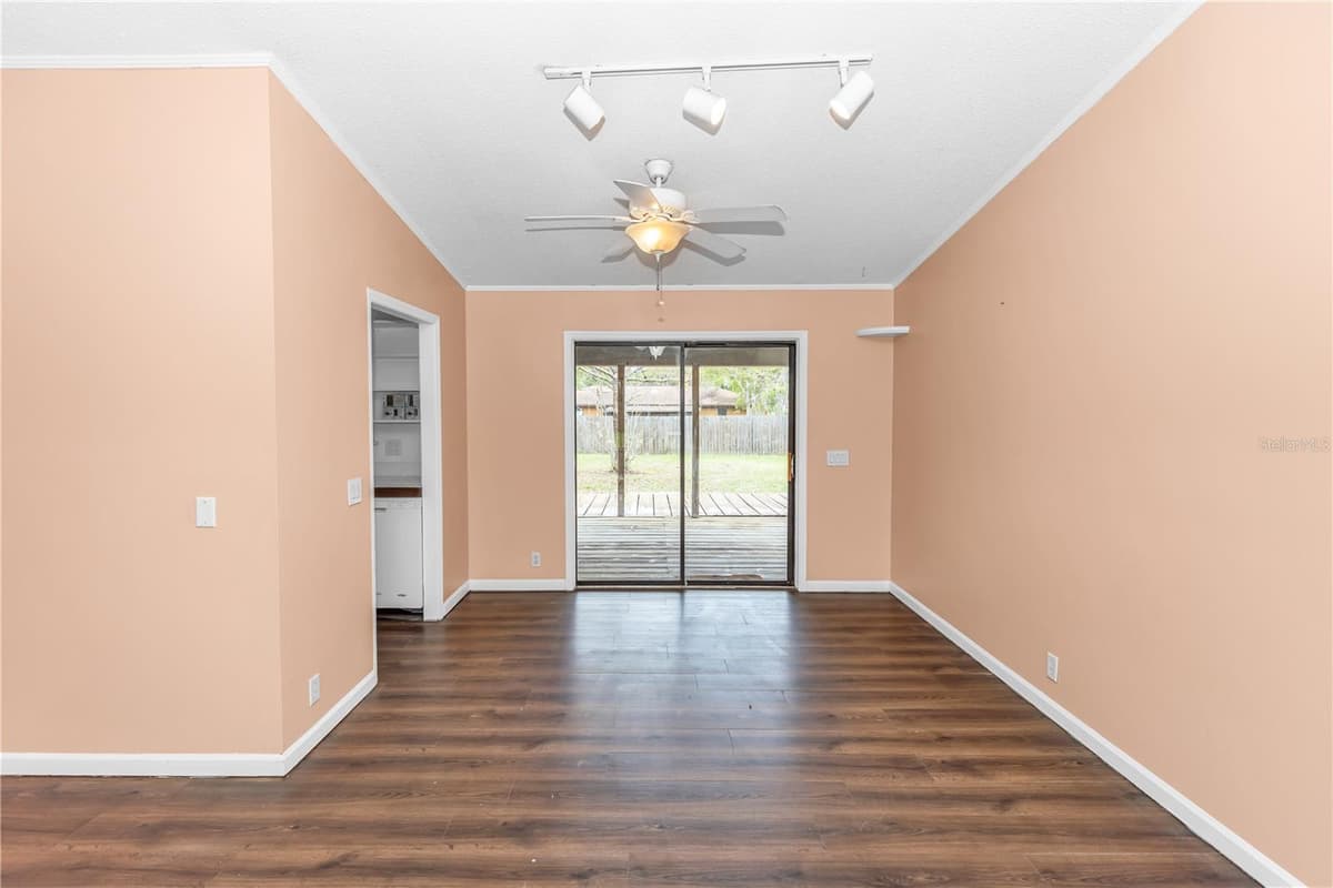 6165 ALDEN AVENUE — photo 8 of 19