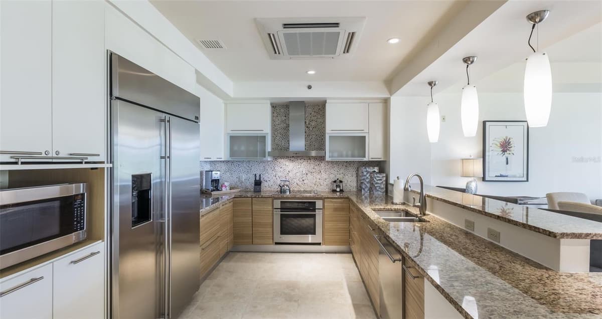 500 PLANTATION DR. — photo 11 of 14