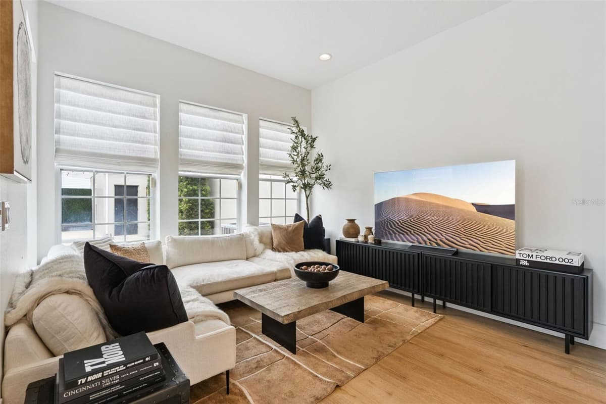 641 MULBERRY AVENUE — photo 10 of 69
