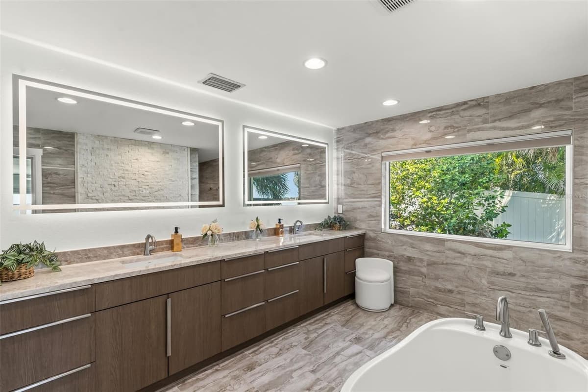 4598 CLEARWATER HARBOR DRIVE — photo 25 of 43