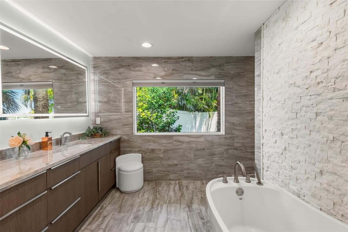 4598 CLEARWATER HARBOR DRIVE — photo 26 of 43