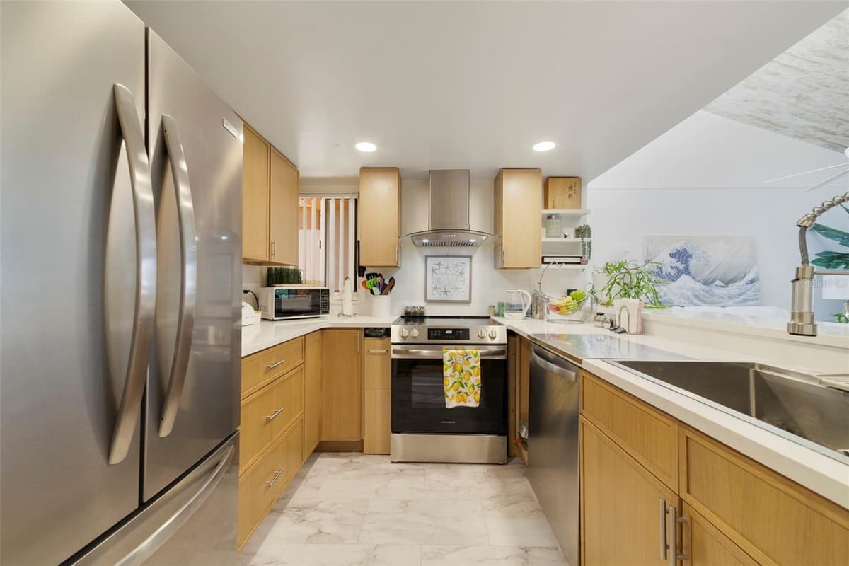 1051 HIGHLAND STREET — photo 5 of 17