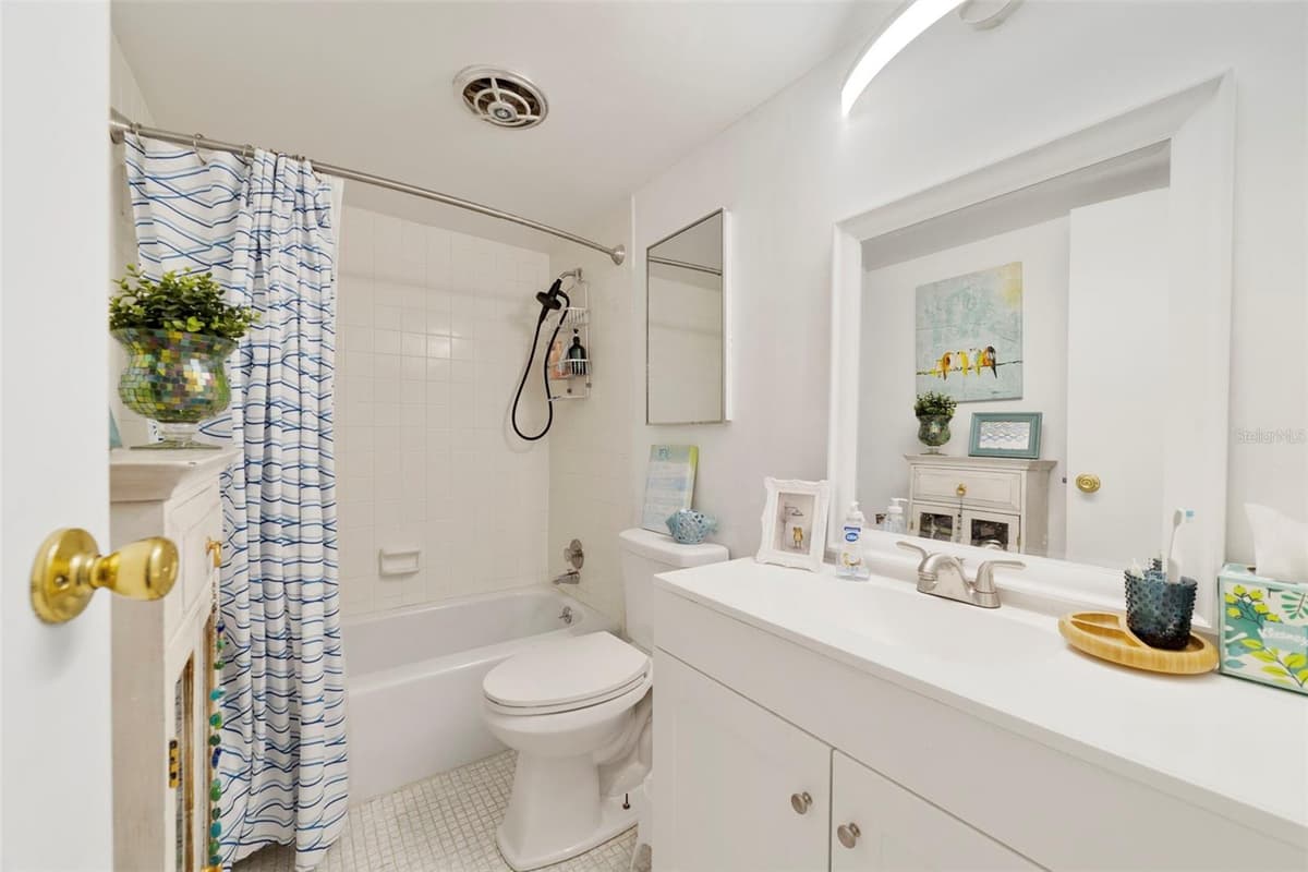 1051 HIGHLAND STREET — photo 14 of 17