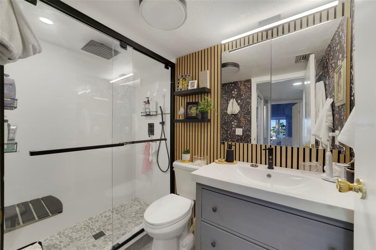 1051 HIGHLAND STREET — photo 11 of 17