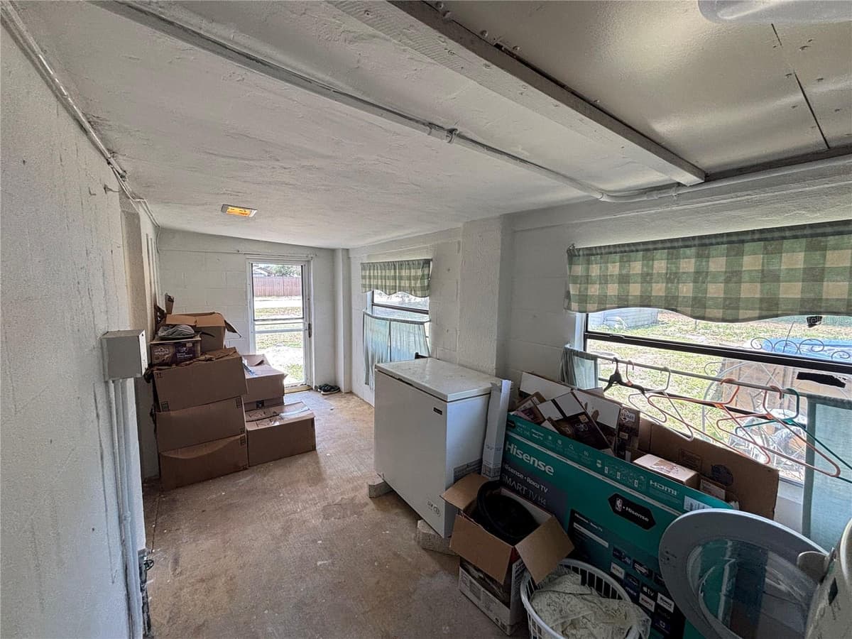 262 WALTER AVENUE — photo 21 of 23