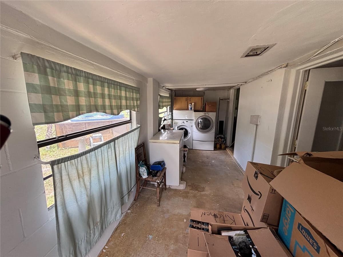 262 WALTER AVENUE — photo 20 of 23