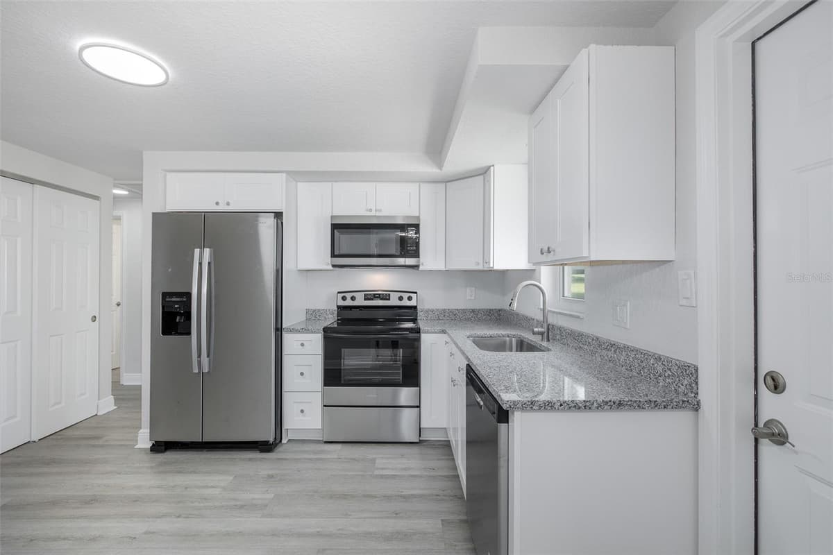 5840 VIRGINIA AVENUE — photo 4 of 28