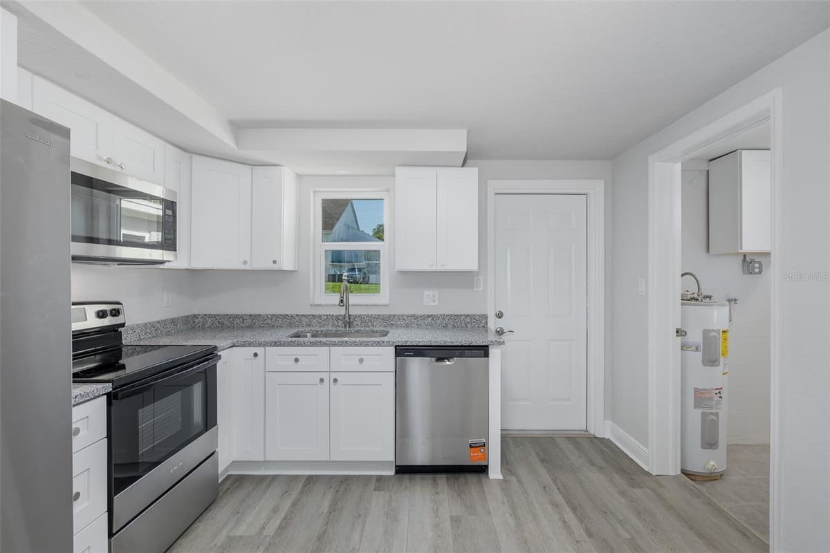 5840 VIRGINIA AVENUE — photo 7 of 28