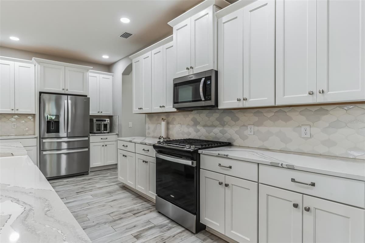 7356 MILLBROOK AVENUE — photo 16 of 45