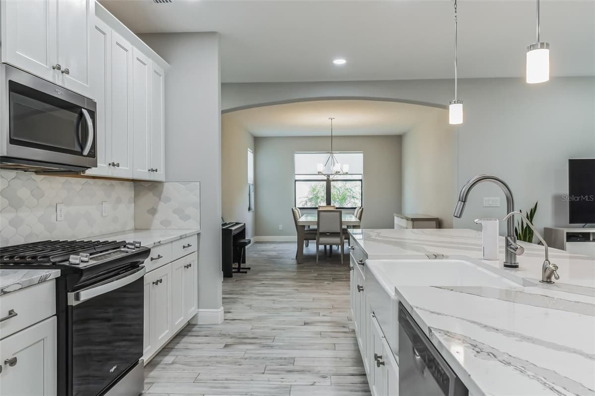 7356 MILLBROOK AVENUE — photo 18 of 45