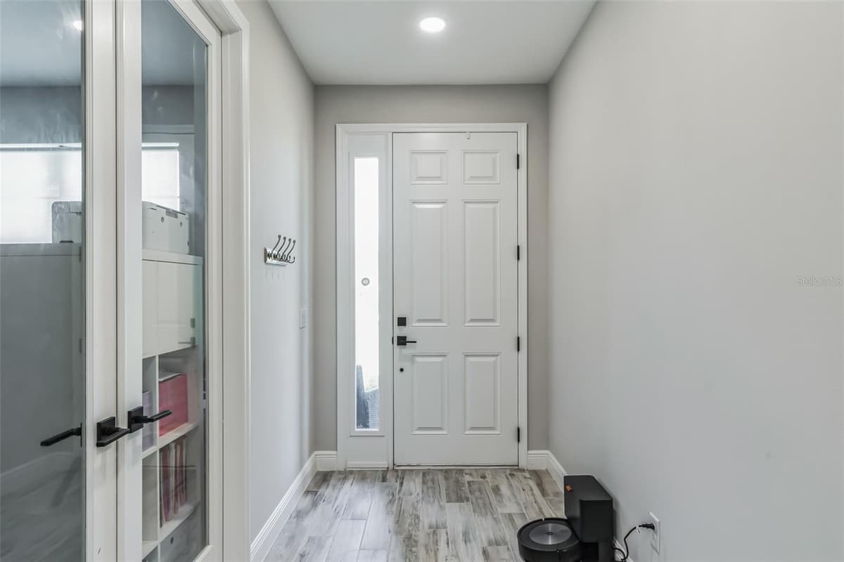 7356 MILLBROOK AVENUE — photo 15 of 45