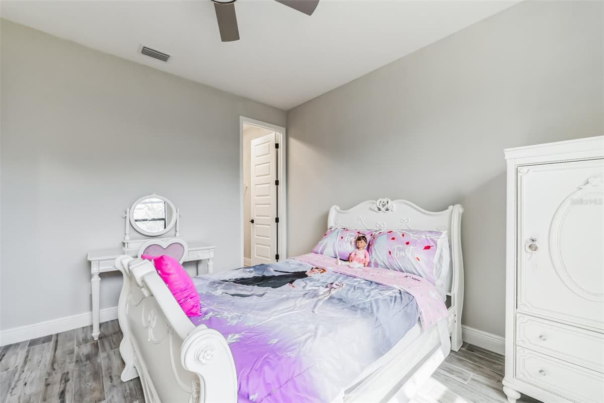 7356 MILLBROOK AVENUE — photo 36 of 45