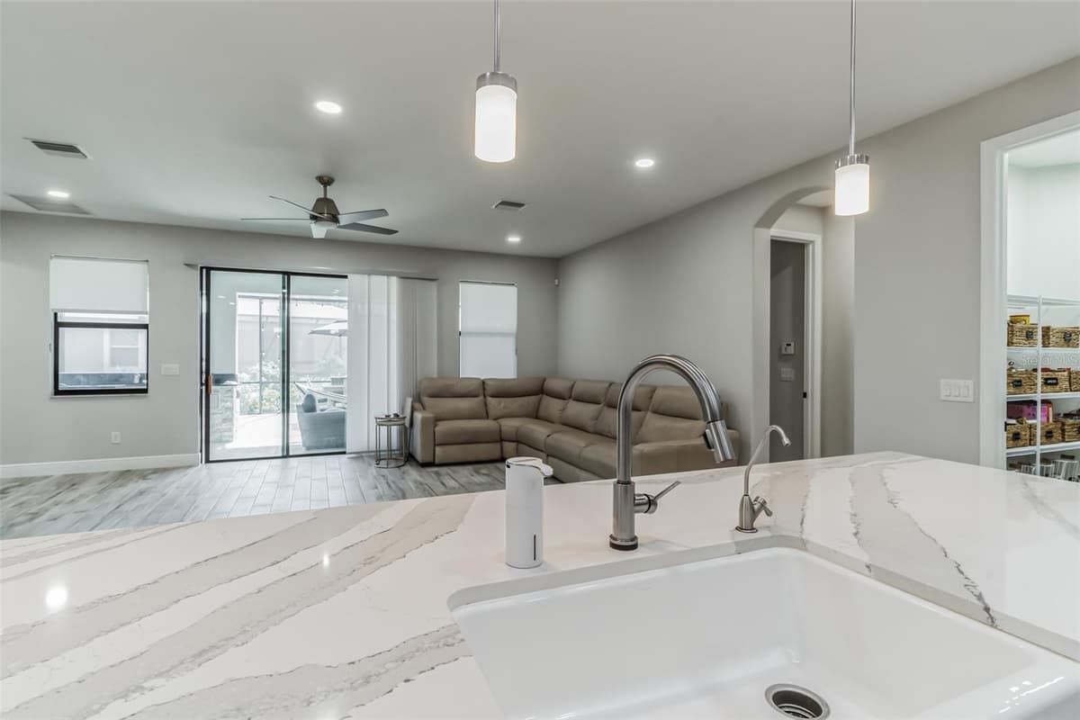 7356 MILLBROOK AVENUE — photo 21 of 45