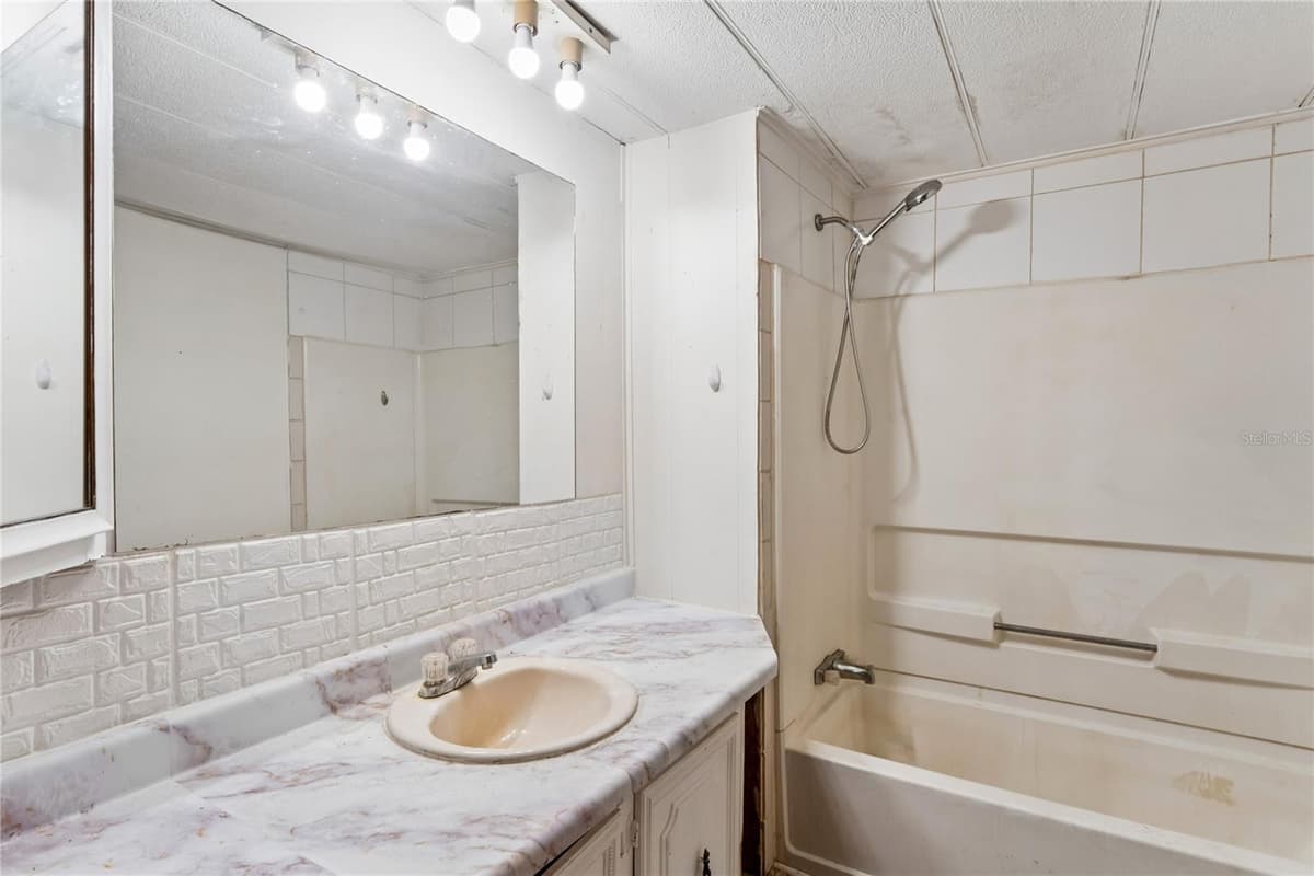 19514 ANTON ROAD — photo 15 of 19