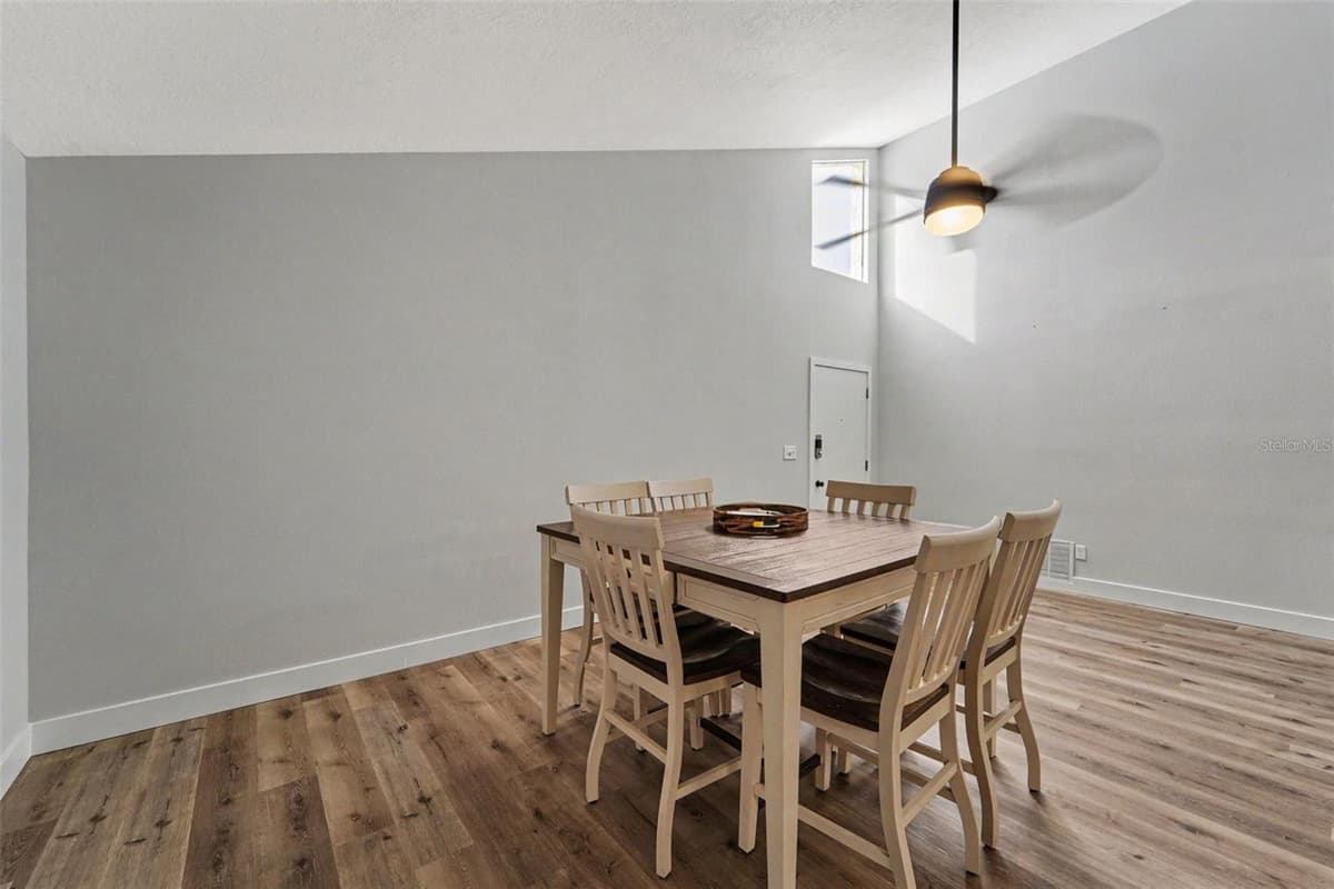 2737 HAVERHILL COURT — photo 6 of 26