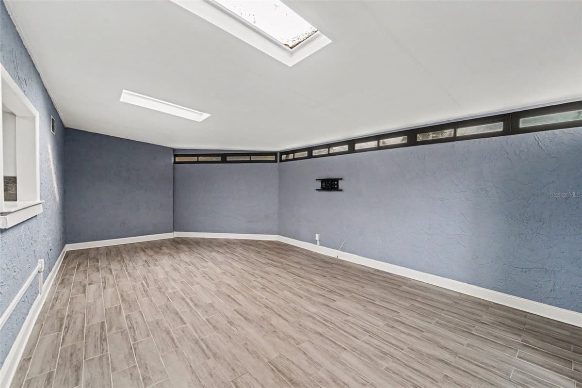 2737 HAVERHILL COURT — photo 14 of 26