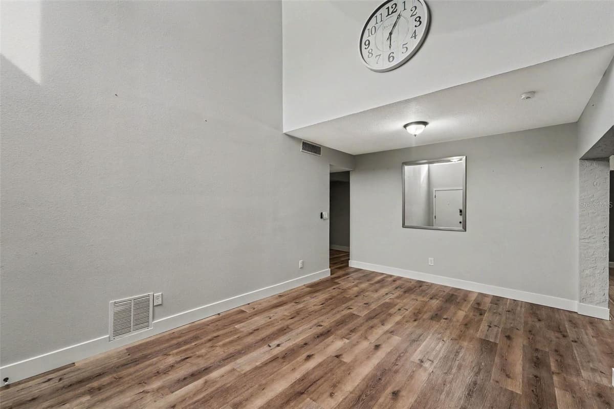 2737 HAVERHILL COURT — photo 3 of 26