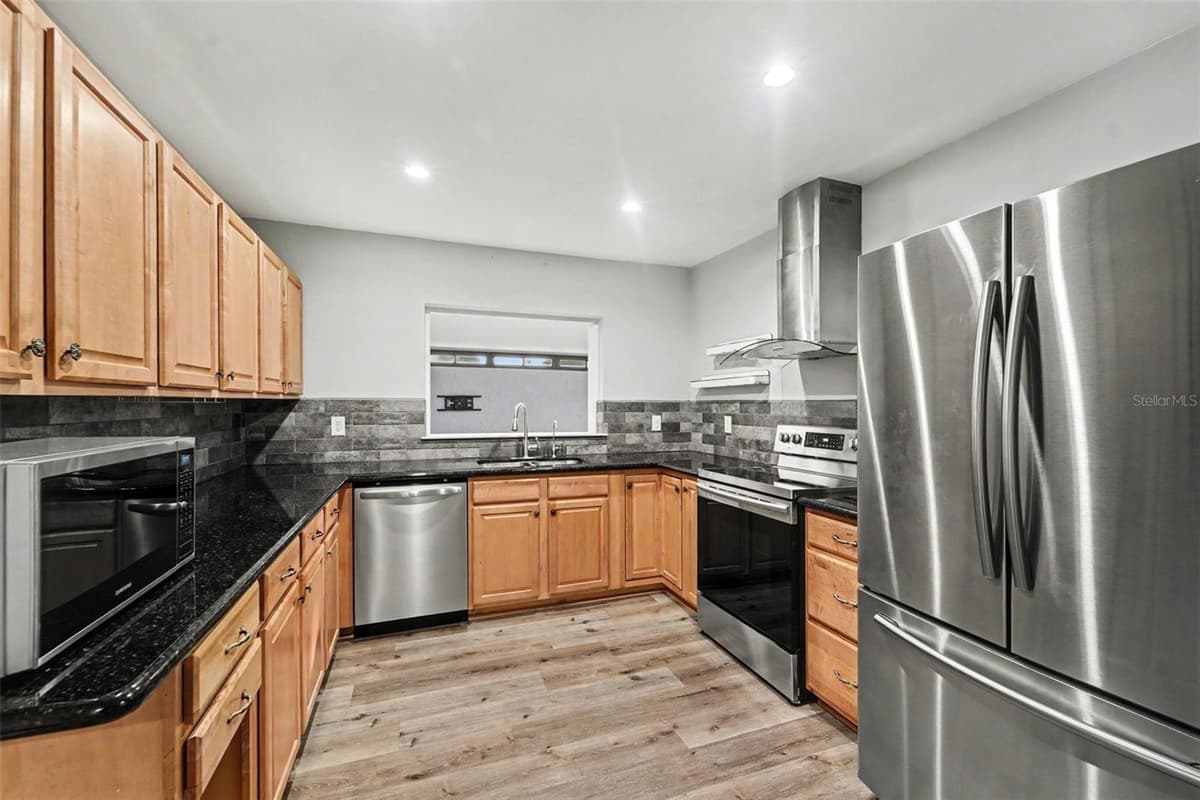 2737 HAVERHILL COURT — photo 7 of 26