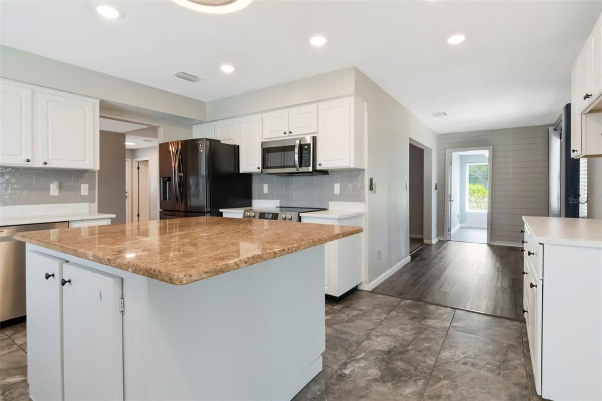 303 BARSTOW COURT — photo 21 of 60