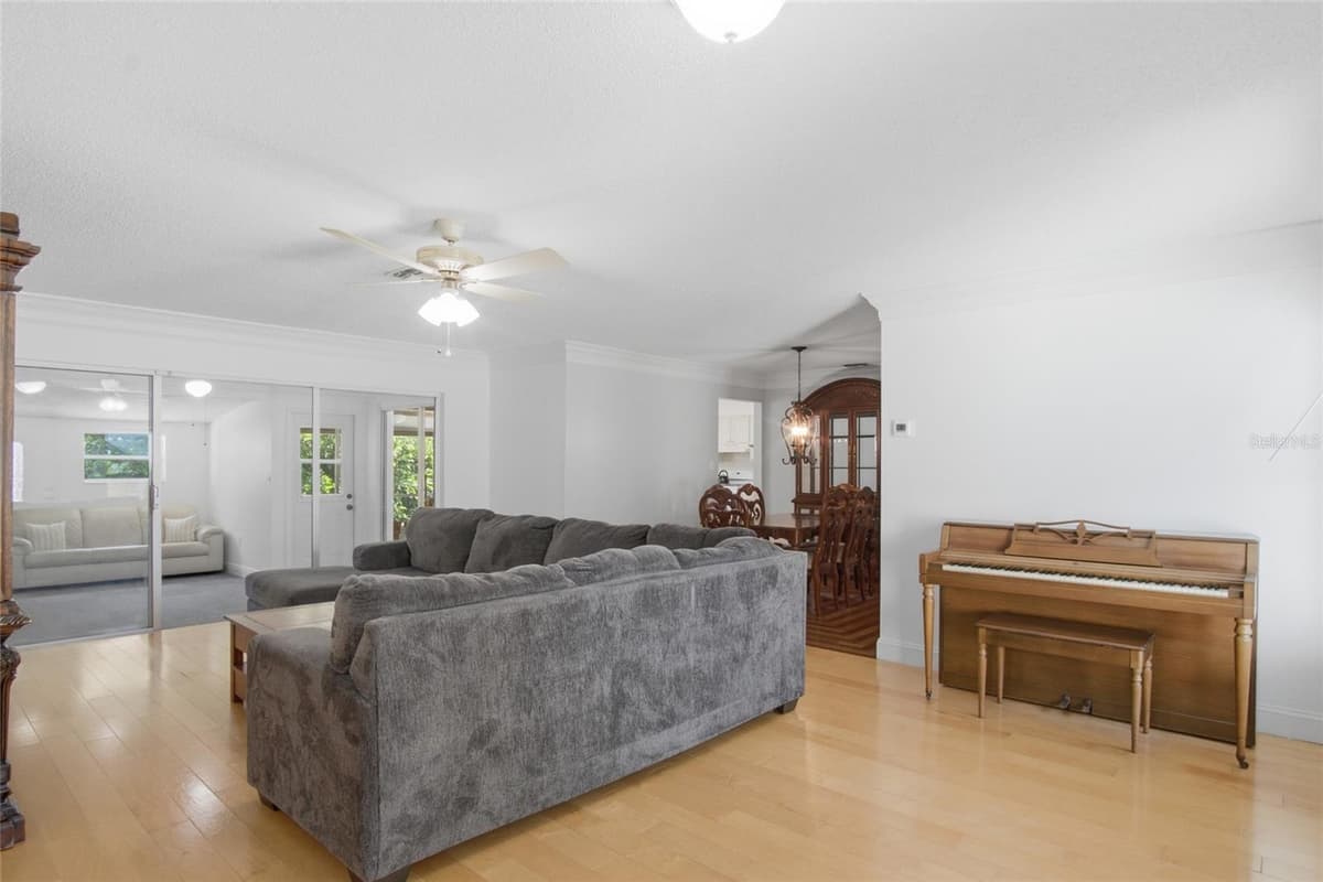 1420 AVALON BOULEVARD — photo 8 of 18