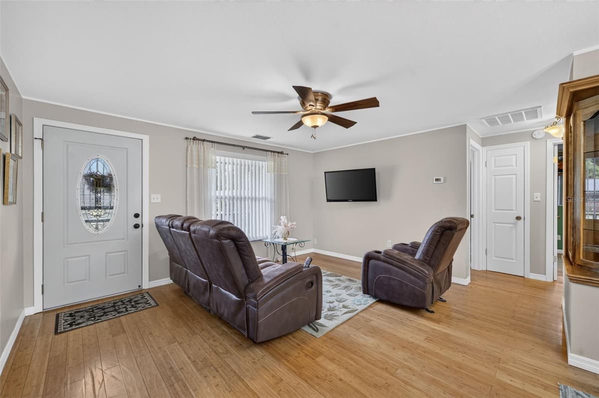 317 BROOKLYN AVENUE — photo 6 of 35