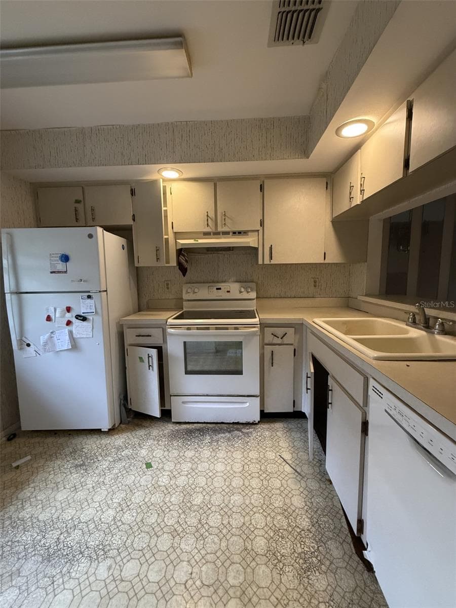2460 NORTHSIDE DRIVE — photo 9 of 26