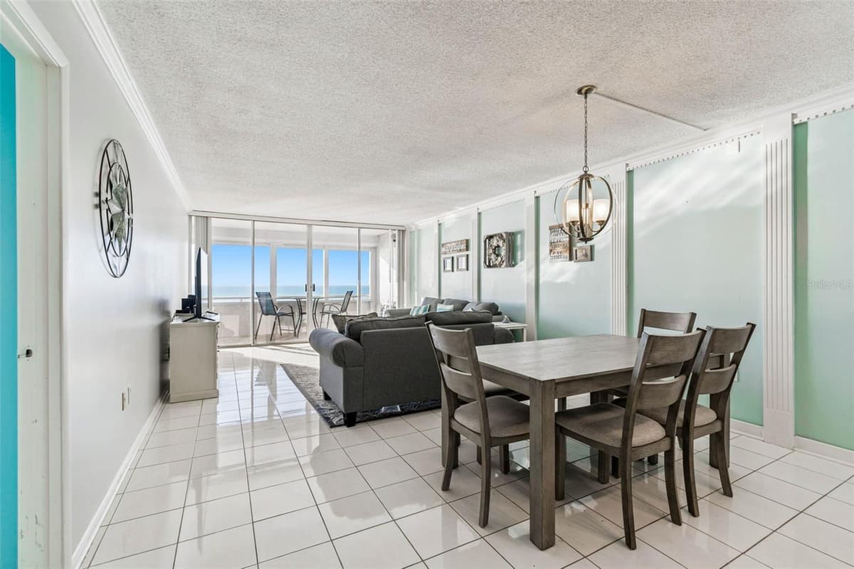 17920 GULF BOULEVARD — photo 7 of 31