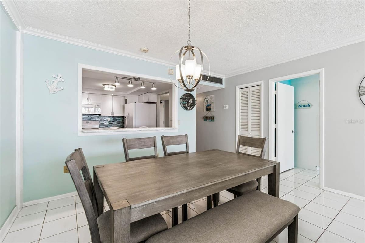 17920 GULF BOULEVARD — photo 8 of 31