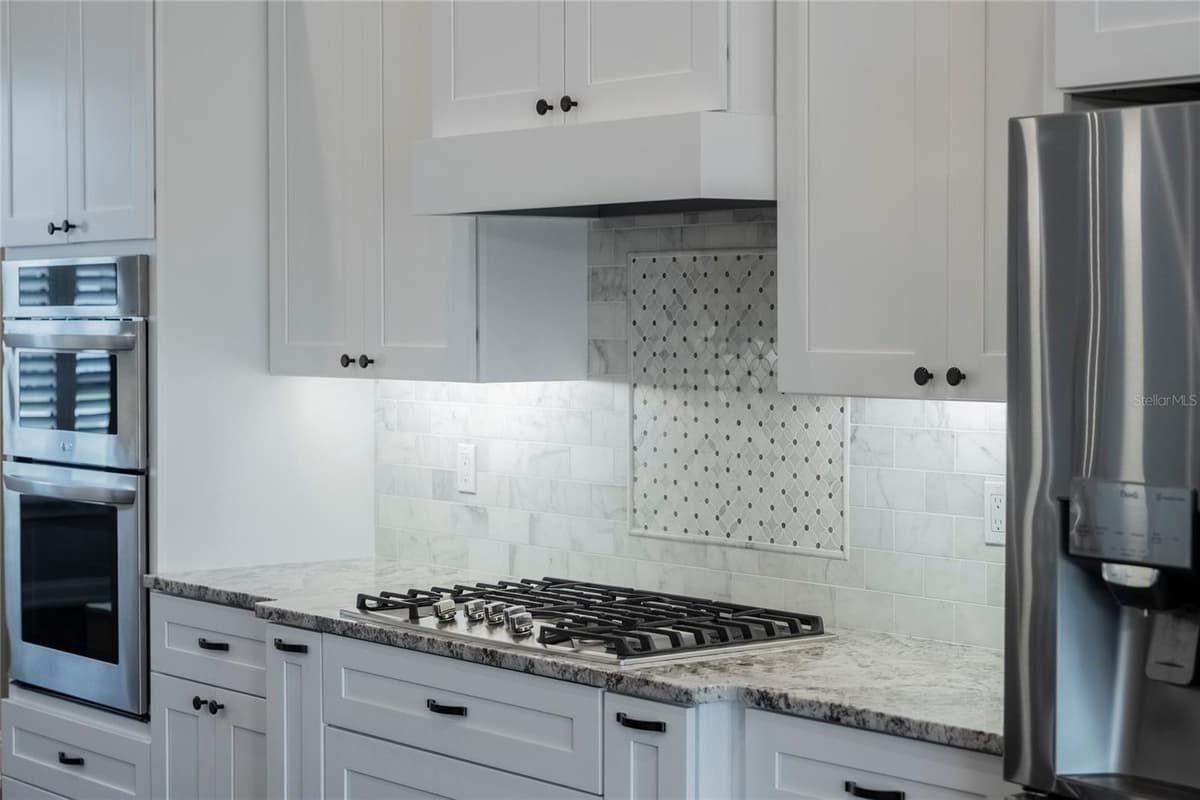 6545 EMERALD WOODS LANE — photo 8 of 55