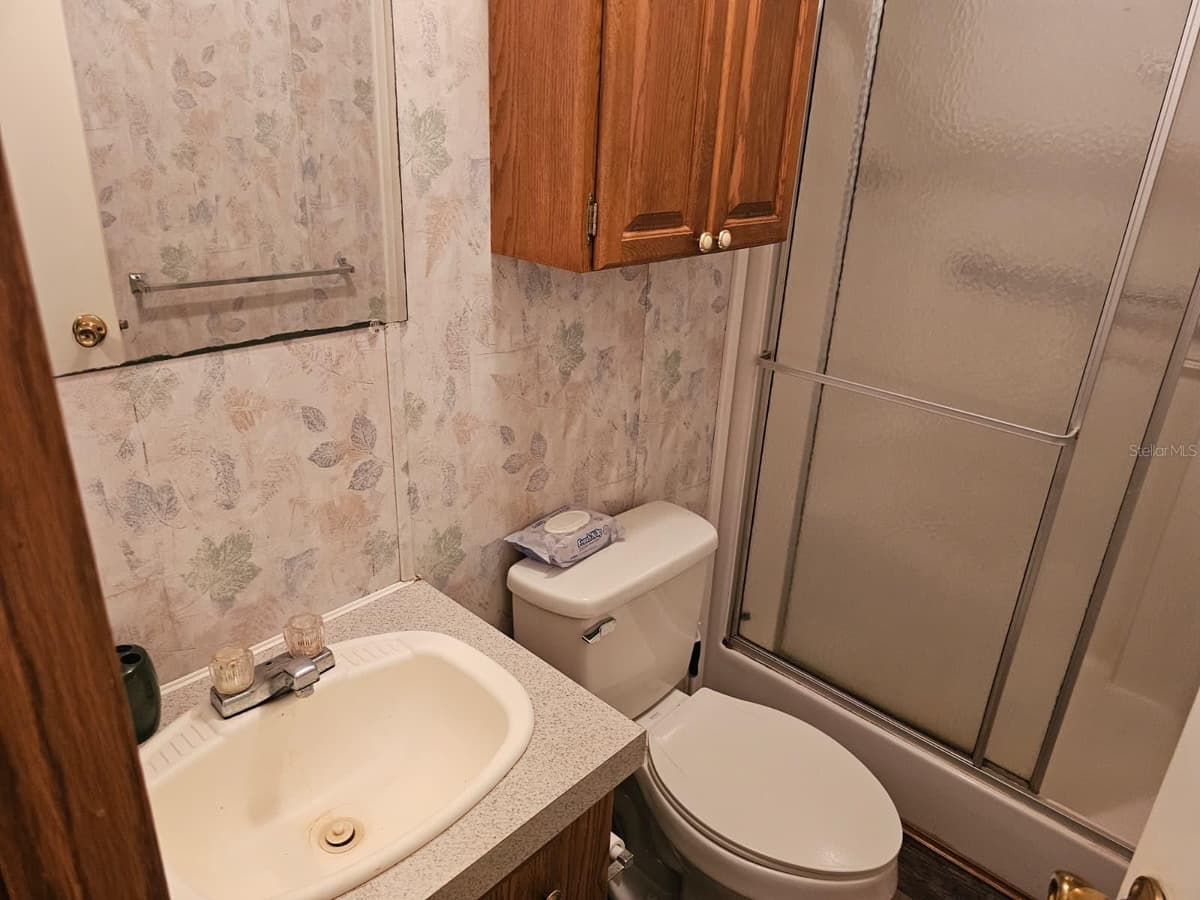 9050 196TH TERRACE — photo 14 of 44