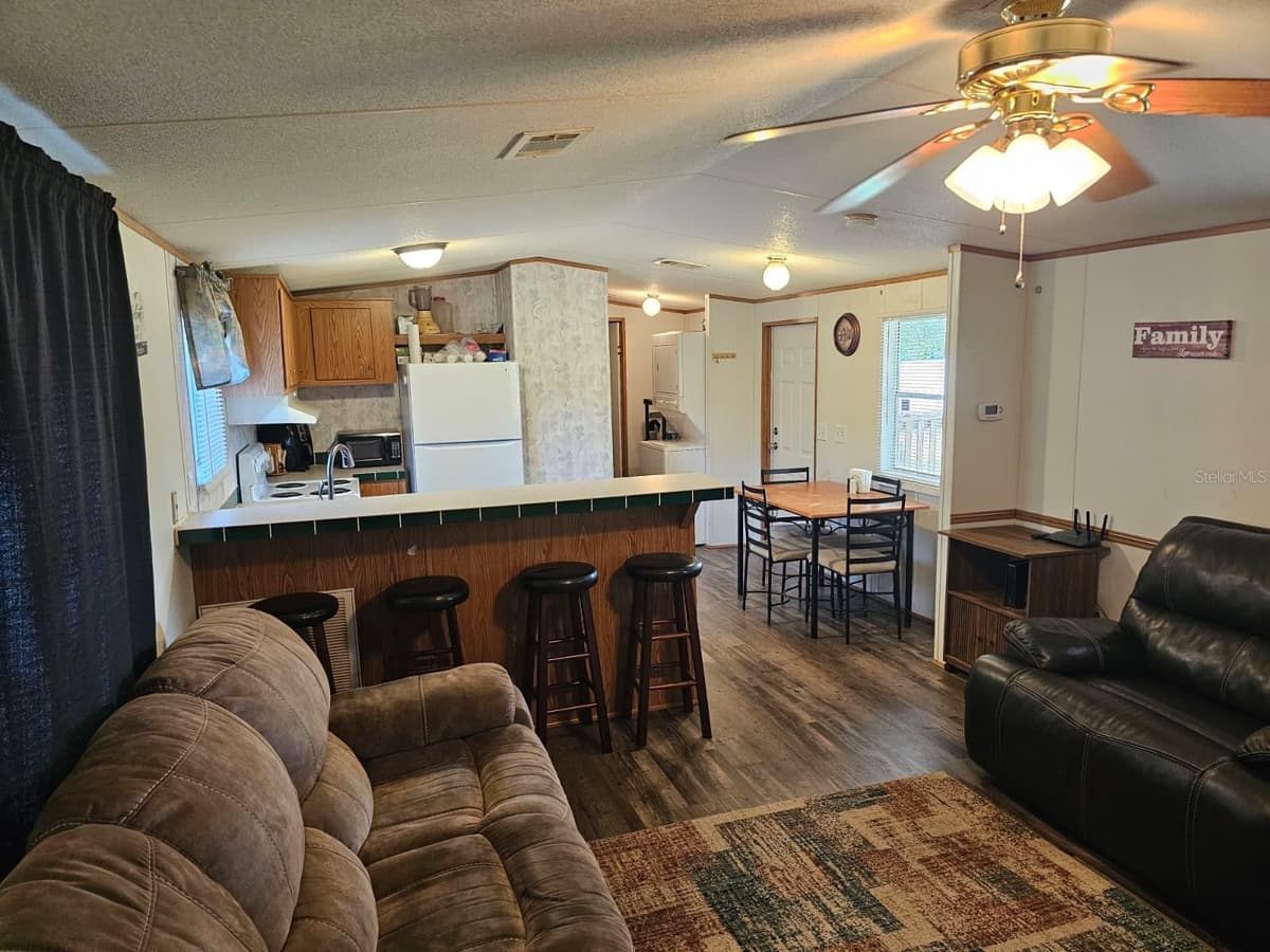 9050 196TH TERRACE — photo 13 of 44