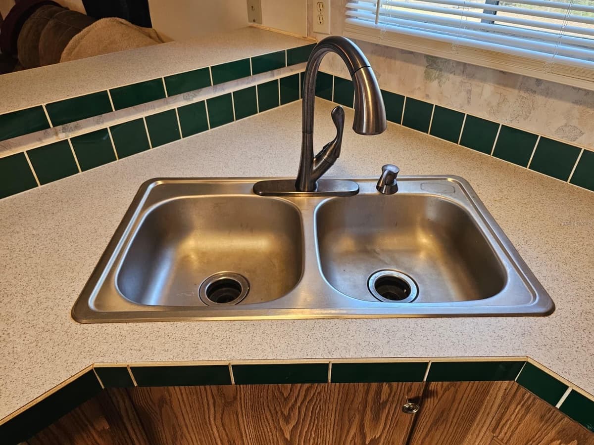 9050 196TH TERRACE — photo 9 of 44