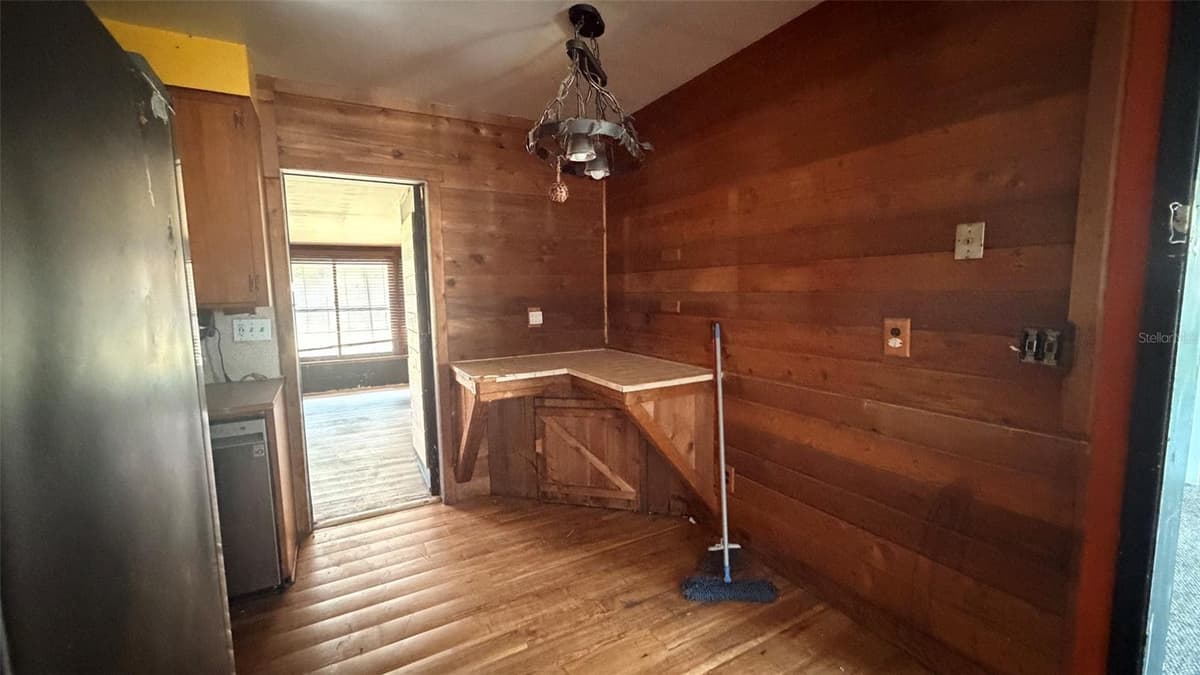 1411 LAKESHORE DRIVE — photo 14 of 28