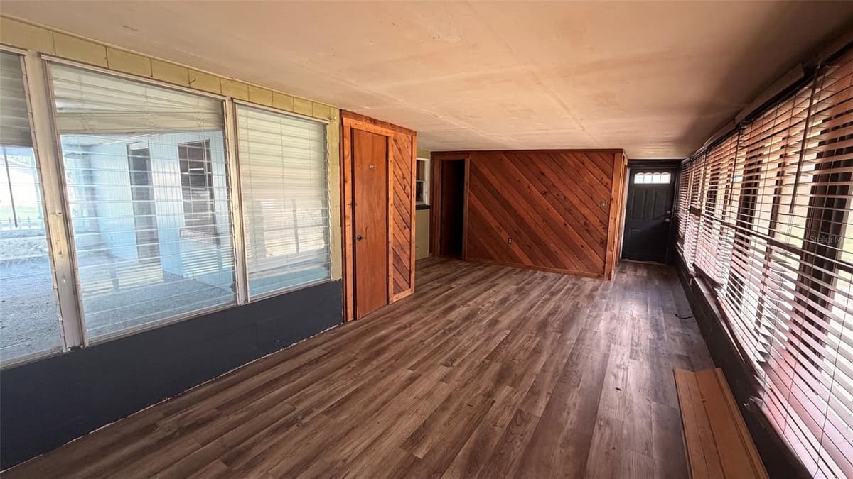 1411 LAKESHORE DRIVE — photo 19 of 28