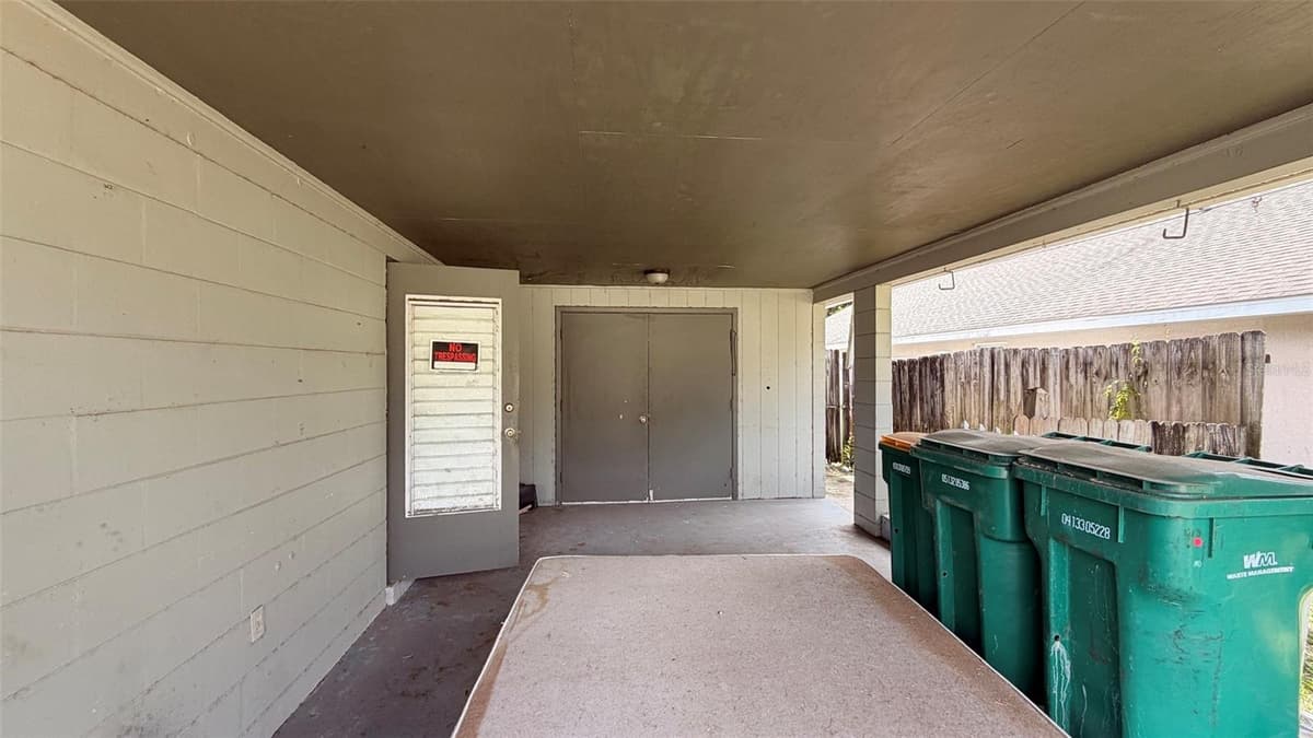 1411 LAKESHORE DRIVE — photo 3 of 28