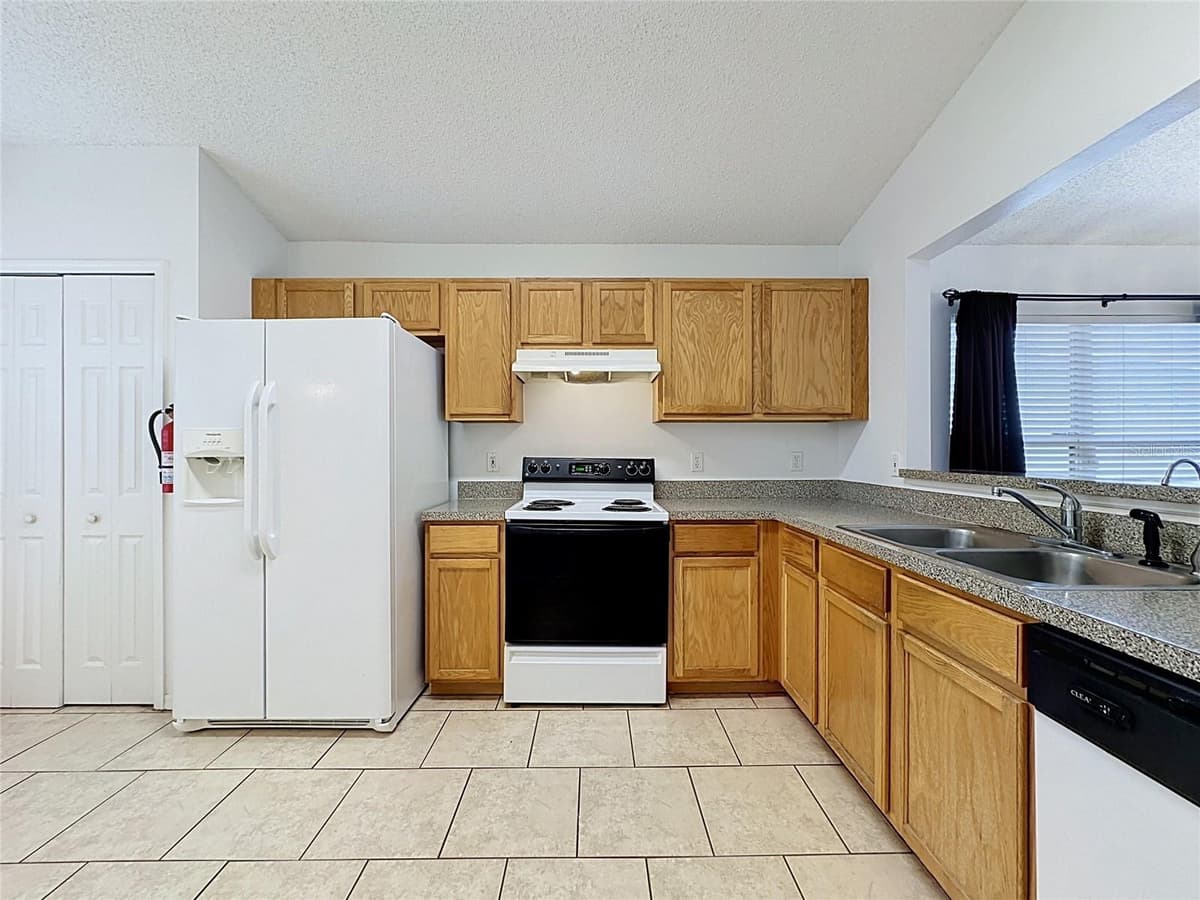 659 DURANGO LOOP STREET — photo 13 of 64