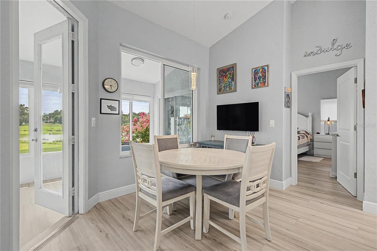 6207 HUNTINGTON DRIVE — photo 43 of 50