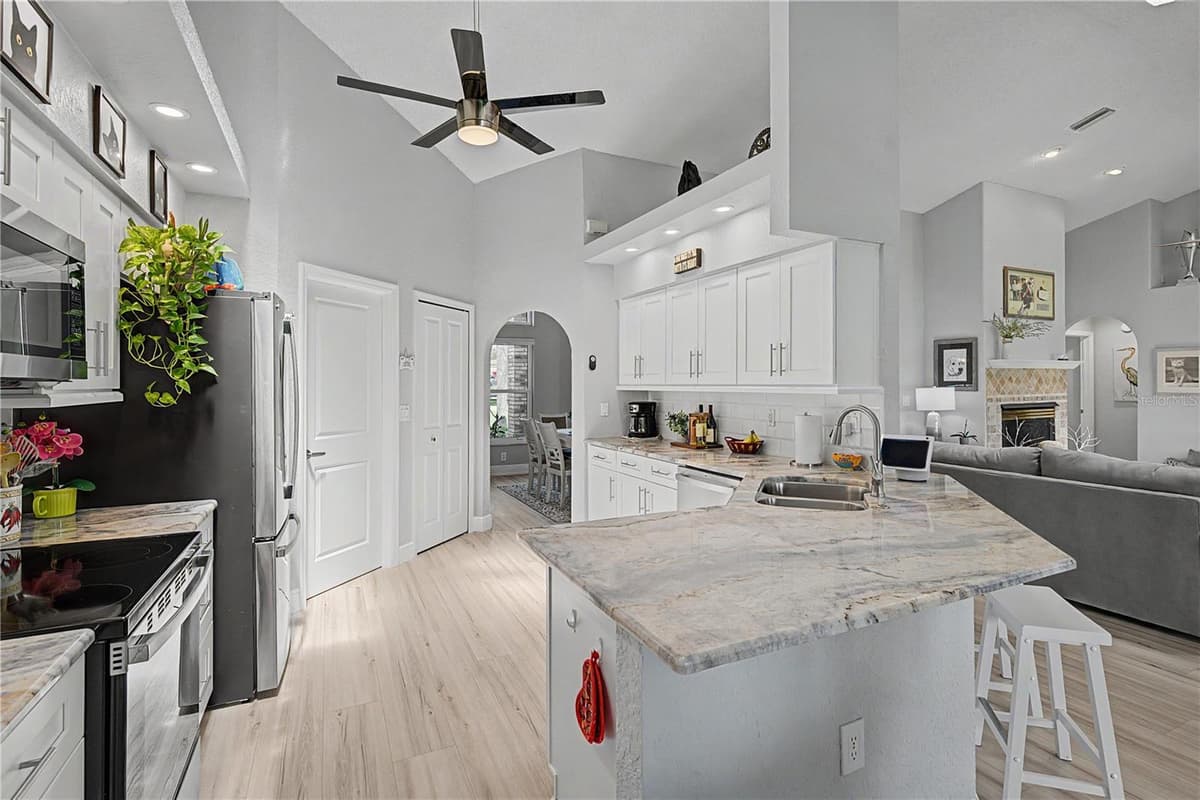 6207 HUNTINGTON DRIVE — photo 46 of 50
