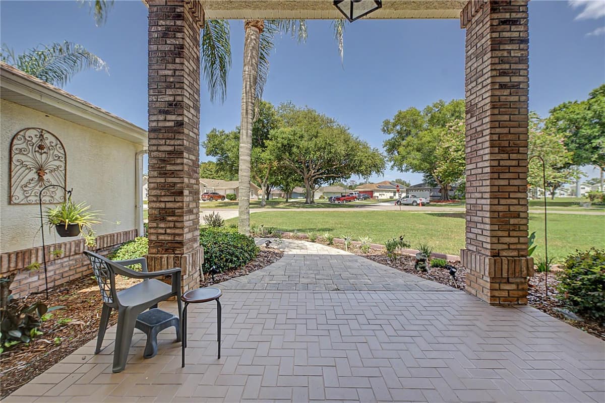 6207 HUNTINGTON DRIVE — photo 12 of 50