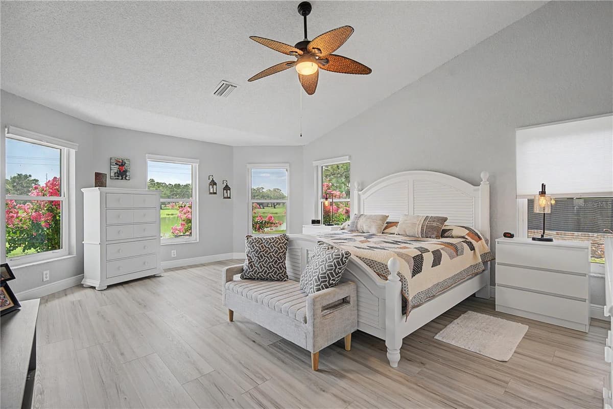 6207 HUNTINGTON DRIVE — photo 19 of 50